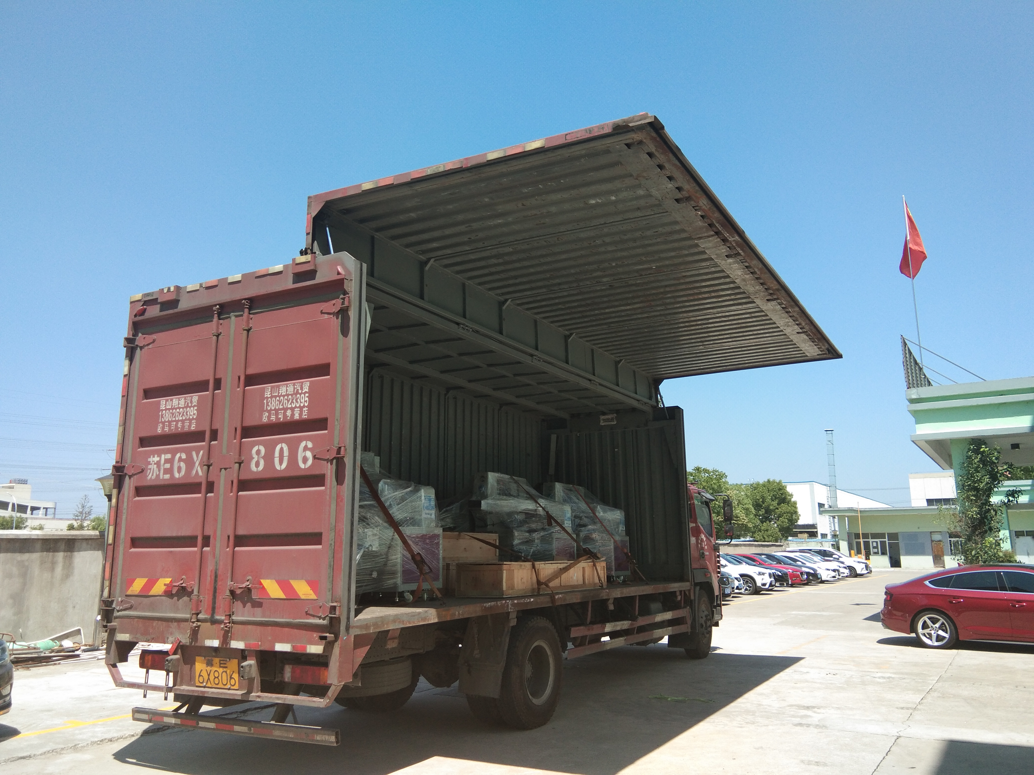 松川ZW3000S枕式包裝機(jī)發(fā)貨南京.jpg